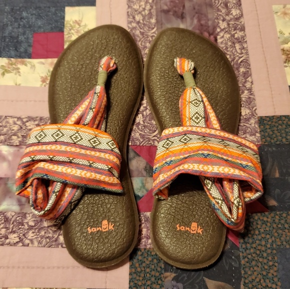 Sanuk Sandals - Picture 3 of 5